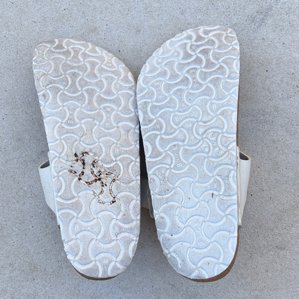 Birkenstock White Thong Sandals with Brown Footbed - Picture 6 of 10